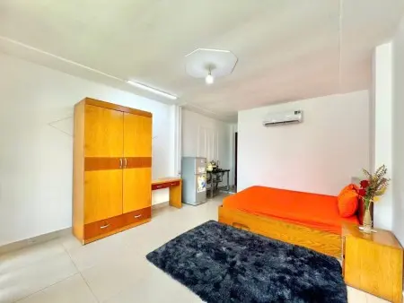 Phòng Ban Công Lớn Ánh Sáng Gần Cv Hoàng Văn Thụ