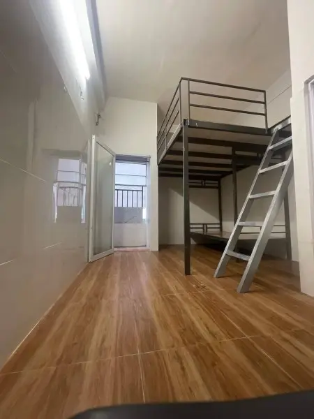 Chính Chủ Cho Thuê Phòng Ban Công Thoáng Sát Đh Nguyễn Tất Thành Đi Bộ