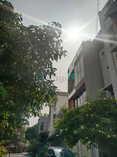 Bán Nhà Mặt Tiền 4 Tầng - Có Gara, Gần Nguyễn Duy Trinh Q2. Giá 9.5 Tỷ