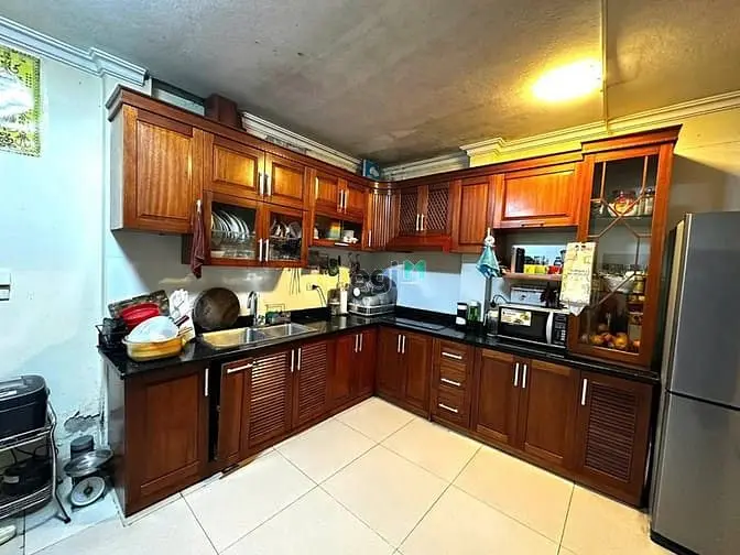 Bán Nhà Phân Lô - Sát Phố - Trần Quốc Hoàn