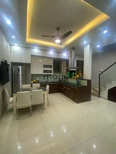 Cho Công Ty Hoặc Gia Đình Thuê Làm Văn Phòng Hoặc Ở Dài Hạn -Chùa Bộc