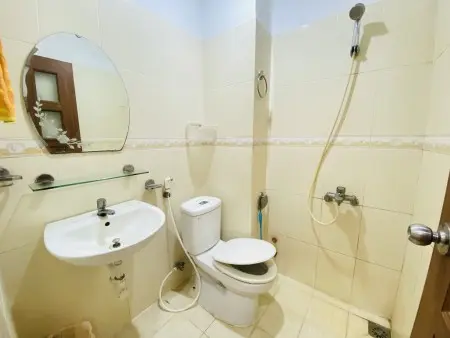 Phòng Cao Cấp, Đầy Đủ Tiện Nghi. Gần Đài Truyền Hình Và Trường Khoa Học Xã Hội & Nhân Văn 200 Mét.