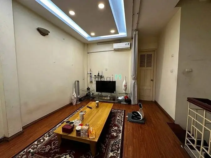 Bán Nhà Phân Lô - Sát Phố - Trần Quốc Hoàn