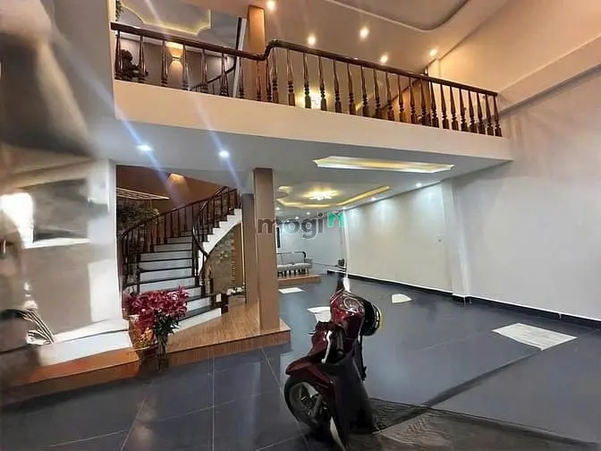 Bán Biệt Thự 5Pn, 2 Mặt Tiền Đường Ngô Quyền Đà Lạt Cách Hồ Xuân Hương