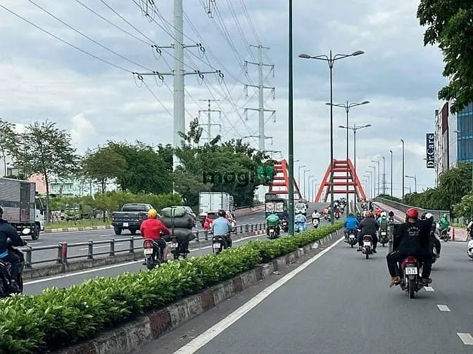 Nhà Mtkd 5 Lầu Ngang 5.5M 176M2 Ngay Vincom Nguyễn Xí Kd Đỉnh 34.9 Tỷ