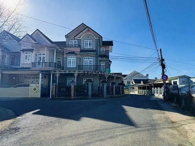 Bán Đất Biệt Thự 300M2 Có Sẵn Nhà Kho Đường Nguyễn Hữu Cầu Đà Lạt