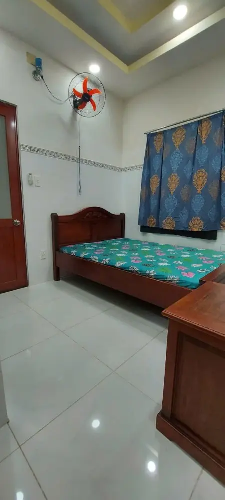 Cho Thuê Phòng Trọ Ở Gần Công Viên Cây Sộp Nguyễn Văn Quá. P Có Máy Lạnh