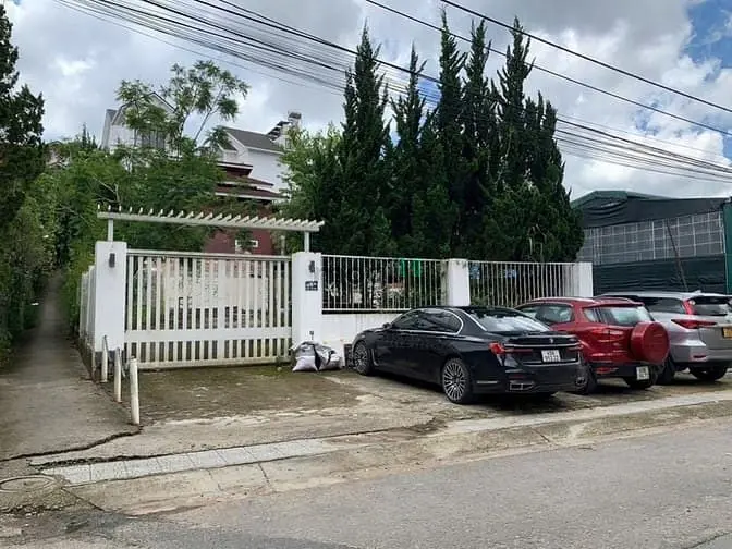 Bán Biệt Thự Vườn Có 2 Mặt Tiền Đường Yersin Gần Hồ Xuân Hương Đà Lạt