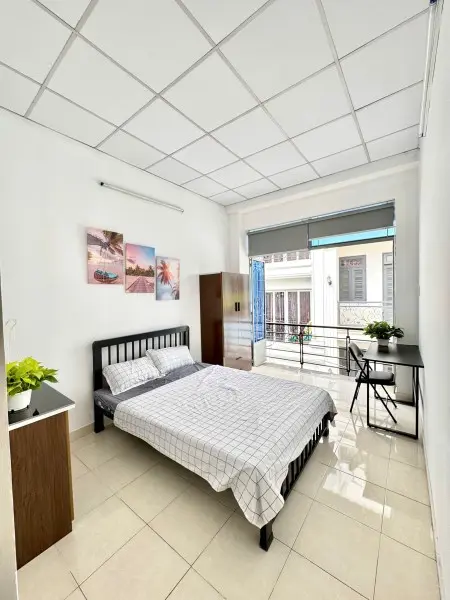 Phòng Ban Công, Cửa Sổ. Sẵn Nội Thất. Gần Phan Xích Long