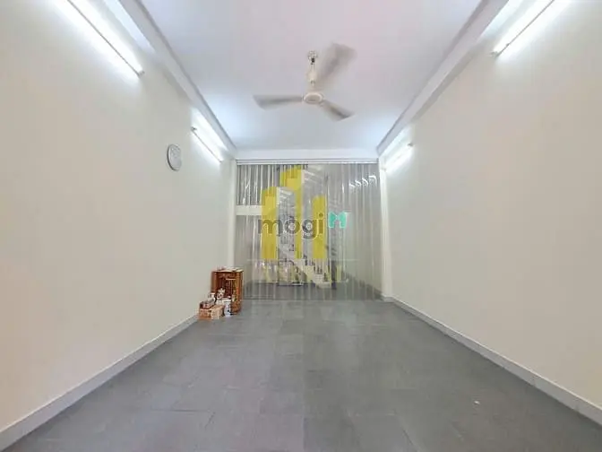 Nhà 2 Lầu Mặt Tiền Kinh Doanh Ngay Đường Trần Não Giá 25 Triệu