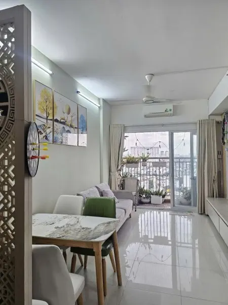 Chung Cư Hoa Sen Gần Đầm Sen, Căn 2P Ngủ, 77M2, Nội Thất Giá 11Tr