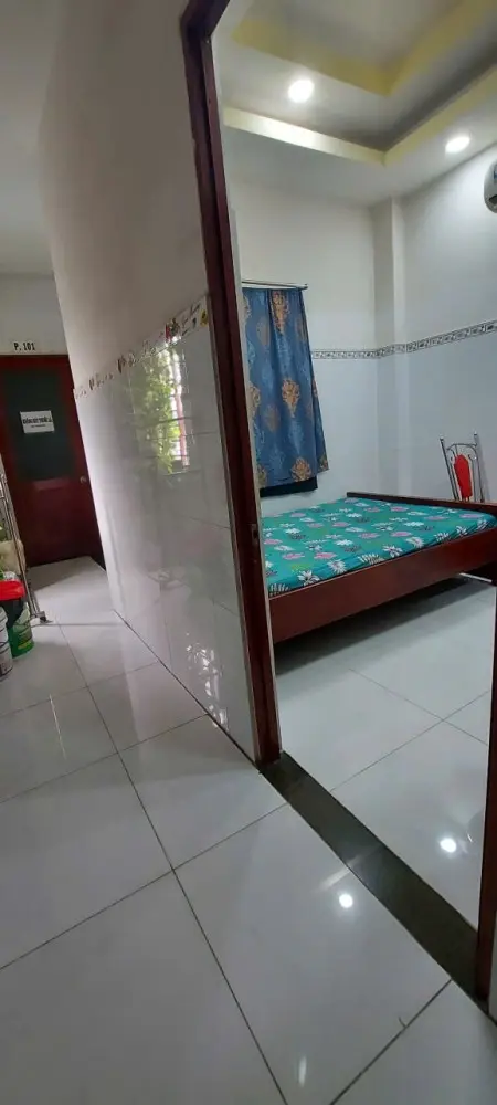 Cho Thuê Phòng Trọ Ở Gần Công Viên Cây Sộp Nguyễn Văn Quá. P Có Máy Lạnh