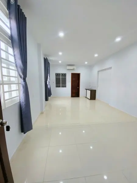 Phòng 35M2 Cửa Sổ To - Tiện Đi Vhu . Huit , Hvhk