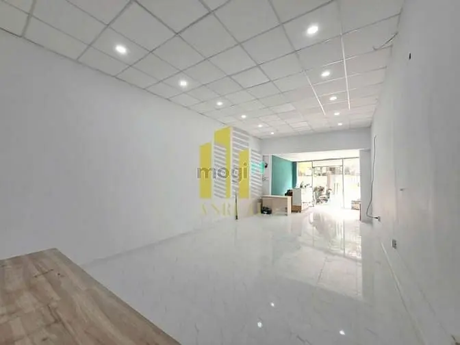 Cho Thuê Nhà Cấp 4 Trống Suốt Thuận Tiện Văn Phòng - Kho Giá 17 Triệu