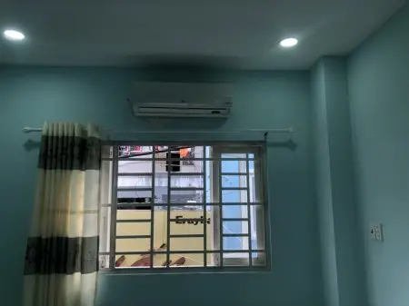 Cho Thuê Tầng 1 40M2.Bếp Riêng.toilet Riêng,Máy Lạnh, Tủ Lạnh,Máy Giặt, Nước Nóng Nlmt. Giờ Tự Do.