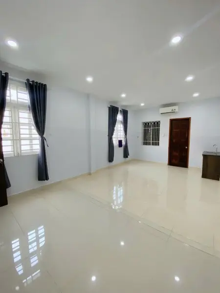 Phòng 35M2 Cửa Sổ To - Tiện Đi Vhu . Huit , Hvhk