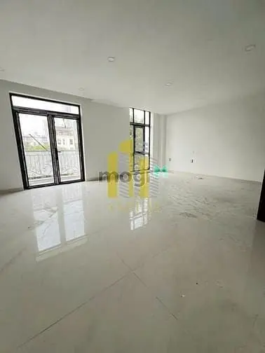 Cho Thuê Villa Mới Xây Đường Nguyễn Hoàng Hầm 3 Lầu Thang Máy 70 Triệu