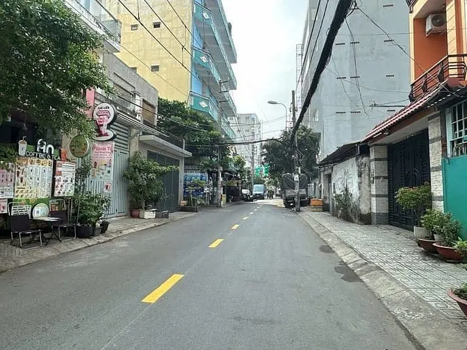 Bán Lô Đất Hxh Trần Bá Giao Ngang 12M 306M2 Tiện Xây Chdv+ Hầm 32 Tỷ.