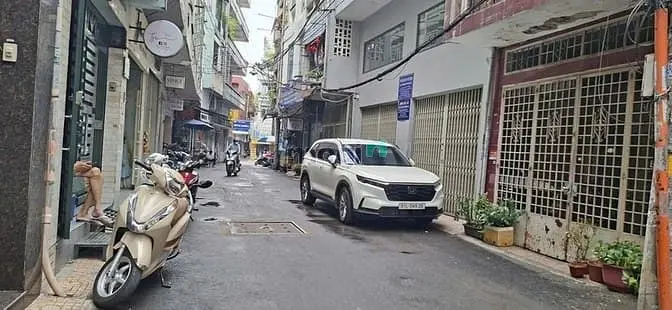 Mình Chính Chủ Cần Nhượng Lại Căn Nhà Bề Ngang 4M Dài 15M 4T Sân Thươg