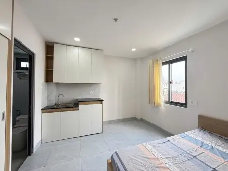 Khai Trương Phòng Full Nội Thất, Cửa Sổ Lớn - Gần Chợ Bà Chiễu, Phan Xích Long Giáp Q1