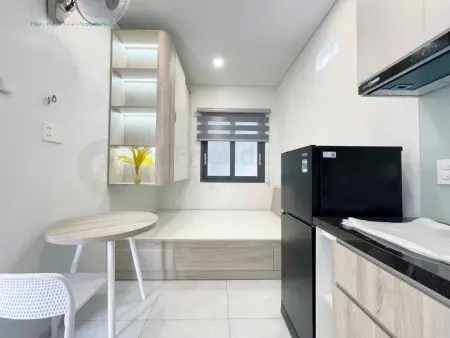 Cho Thuê Căn Hộ Có Thang Máy Giá Rẽ - Chợ Bà Chiểu - Khu Phan Xích Long - Cầu Bông