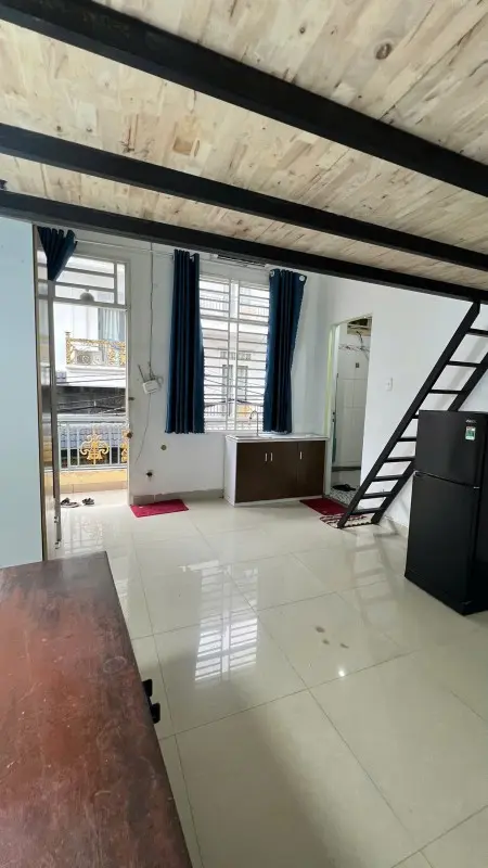 Phòng Trọ Gác Cao - Ban Công - Có Máy Lạnh - Gần Công Viên Phân Mềm - Giao Thông Vận Tải