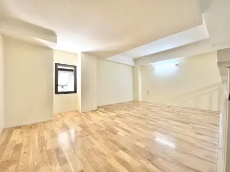 Gác Lửng Cửa Sổ Trời, Full Nội Thất Ngay Chợ Hoàng Hoa Thám