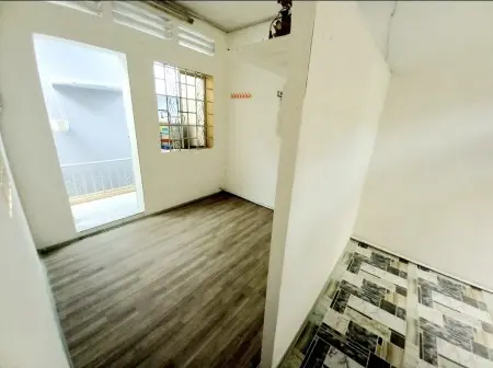 Cho Thuê Nhà Nguyên Căn, 2 Ban Công, Yên Tĩnh, Thoáng Mát, Phan Văn Trị.