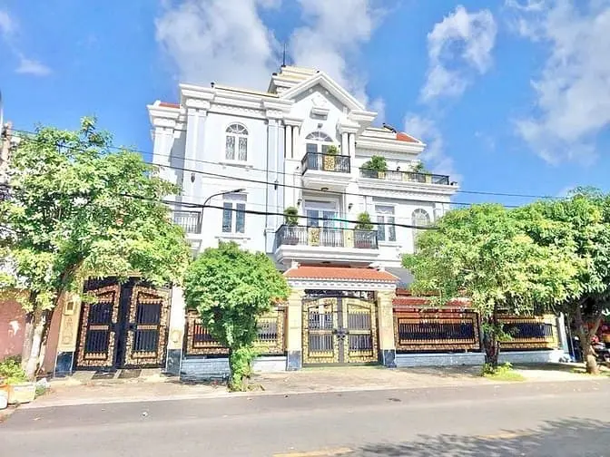 Biệt Thự 10X20 3 Lầu 6Pn 6Wc, Khu Tên Lửa 2, Bình Tân