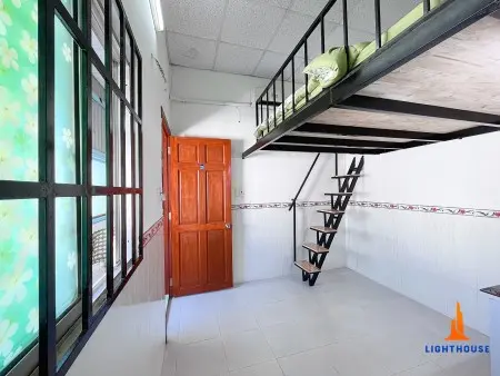 Căn Phòng Cho Thuê Nội Thất Cơ Bản Gần Q1_Cầu Chữ Y
