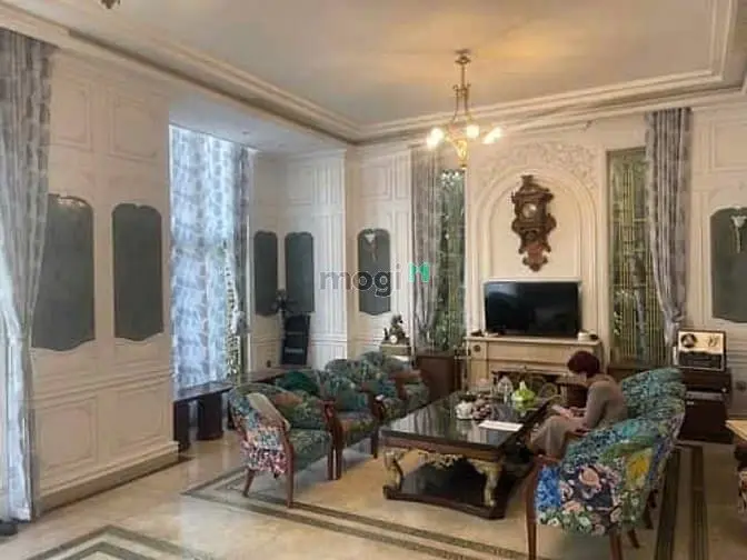 Cần Bán Gấp Biệt Thự Thành Phố Giao Lưu - Thang Máy