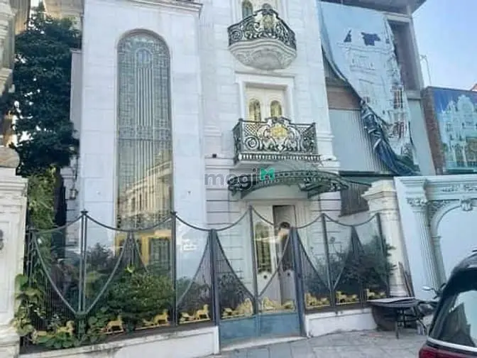 Cần Bán Gấp Biệt Thự Thành Phố Giao Lưu - Thang Máy