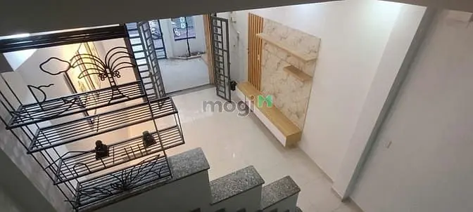 Cho Thuê Căn Nhà 1 Trệt 2 Lầu Hẻm Xe Hơi Đường Nguyễn Văn Thương (D1)