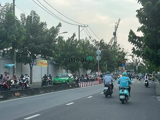 Nhà Phố Tân Sơn Tiện Xây Chdv 125M2 Ngang 4.2M Hxt Gần Trường 11.9 Tỷ