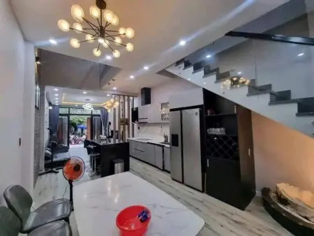 Cho Thuê Nhà 3 Tầng Mt Nguyễn Hiền, Sơn Trà, Đà Năng. 15Tr