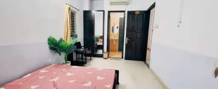 Phòng Giá Rẻ 30M2 Ngay Cộng Hòa Chân Cầu Hoàng Hoa Thám, Quận Tân Bình