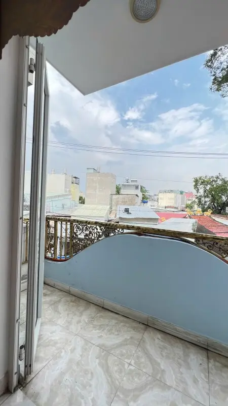 Phòng Full Nội Thất Ban Công Gần Trường Gtvt 300M - Gần Cvpm 2Km