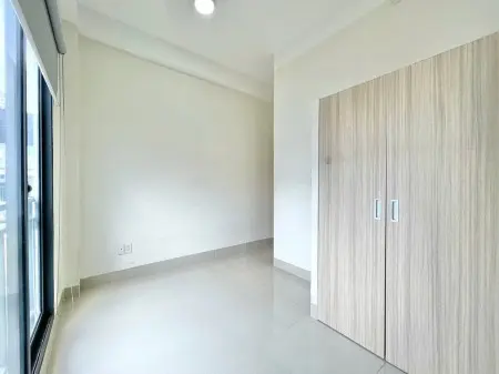 Phòng Đón Nắng Cửa Sổ Siêu Thoáng Sạch Đẹp Âu Cơ Gần Đầm Sen