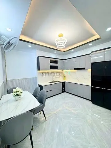 Nhà Mới Dọn Vào Ở Ngay-Hxh- Full Nội Thất- Shr