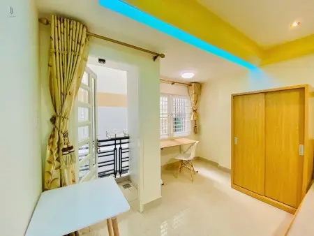 Phòng Trọ Ban Công Thang Máy 35M2 Hoàng Hoa Thám Bình Thạnh Gần Chợ Bà Chiểu Phan Xích Long Quận 1