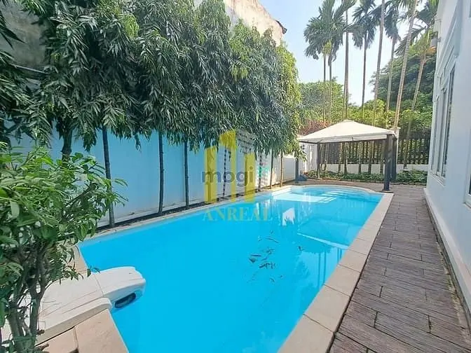 Biệt Thự 400M2 Tại Thảo Điền - Hồ Bơi, Sân Vườn - Khu An Ninh 24/7