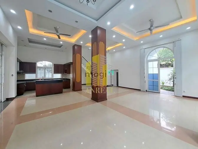 Biệt Thự 400M2 Tại Thảo Điền - Hồ Bơi, Sân Vườn - Khu An Ninh 24/7