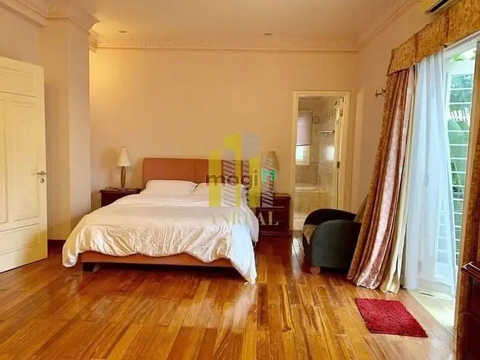 Cho Thuê Villa Đủ Nội Thất Đường Thảo Điền - Khu An Ninh Giá 3500 Usd