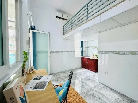 Cho Thuê Duplex Có Ban Công & Cửa Sổ Trời – Siêu Chill Ngay Sân Bay, Full Nội Thất