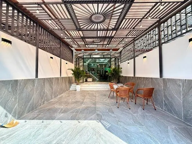 Nhà Kế Bên Cụm Trường Học Đường Tl 37, Dt:5X19M, Trệt, 4Lầu, 4Pn, Gara