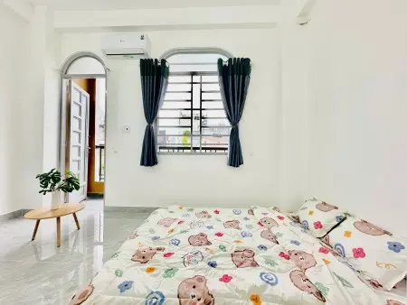 Cho Thuê Phòng Ban Công Bình Thạnh Gần Ngã Tư Hàng Xanh, Tiện Đi Q1. Giá Chỉ 5.5 Triệu