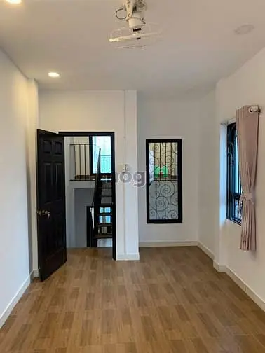 Cho Thuê Nhà 2 Mặt Tiền Hẻm - Trung Tâm Q3