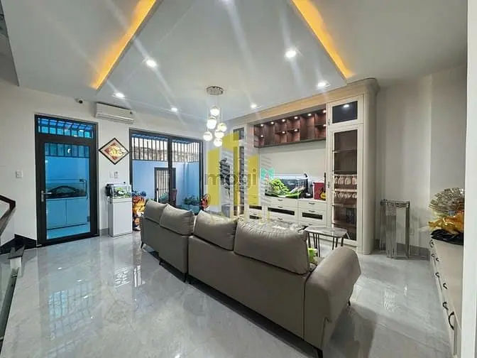 Nhà Đấy Đủ Nội Thất 5 Phòng Giá 55 Triệu - Hầm 3 Lầu