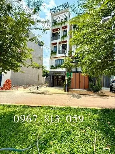 Nhà Sát Gò Vấp, Đối Diện Công Viên, Dt:4X17M, Lửng, 3 Lầu, 4Pn, Gara