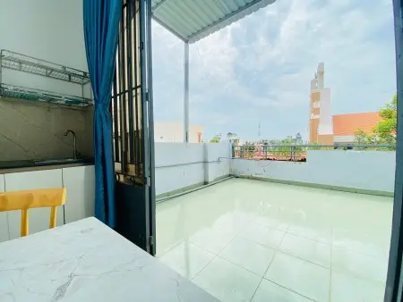 Cho Thuê Chdv 01 Phòng Ngủ Bếp Riêng, Ban Công Lớn Ngay Kế Quận 10